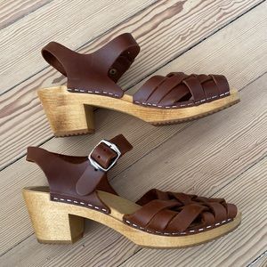 Swedish clog sandals with woven leather
